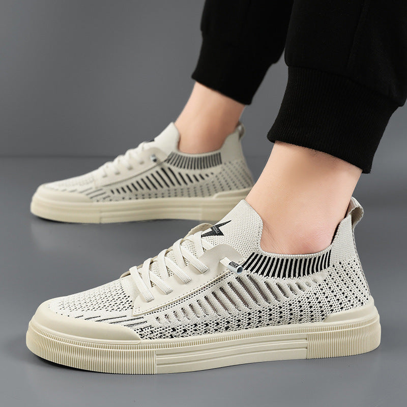 Black everyday men's casual sneakers, providing optimal lightweight comfort for walking.
