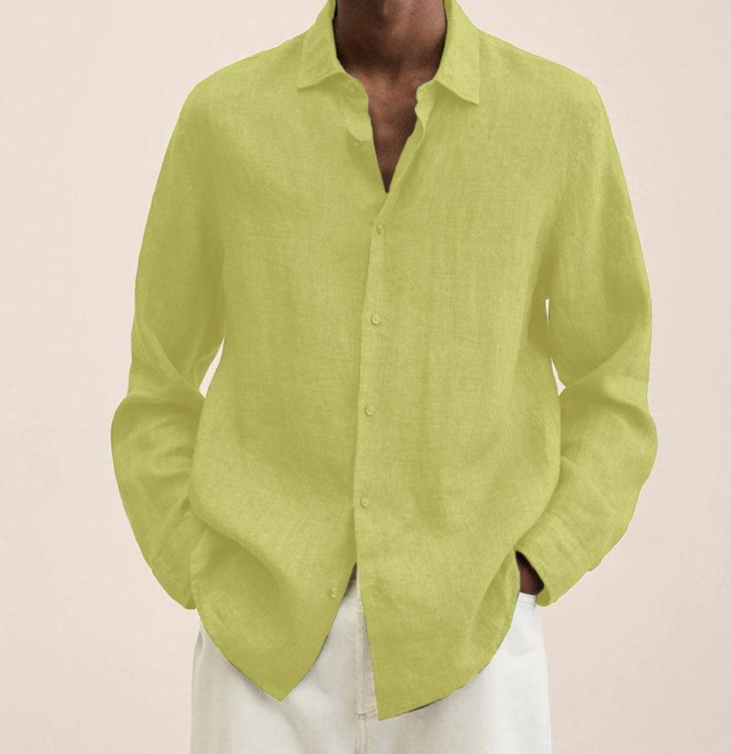 "Camicia classica uomo in lino bianco, maniche lunghe, traspirante e leggera, perfetta per look estivi eleganti e versatili."