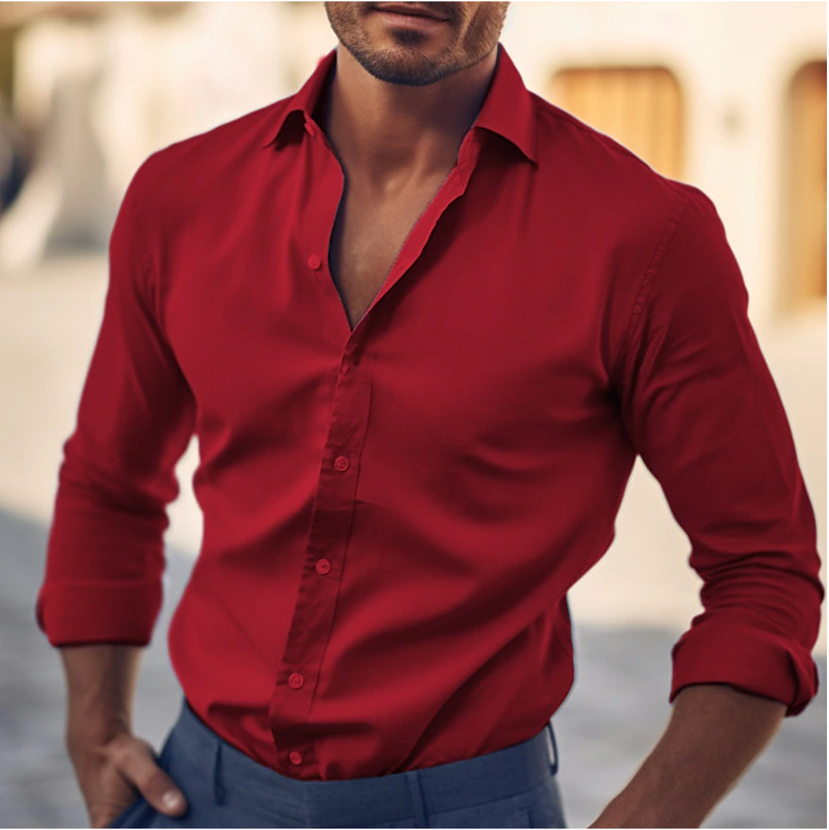 "Camicia elegante da uomo in cotone bianco, taglio classico, ideale per look casual e formali, colletto strutturato."