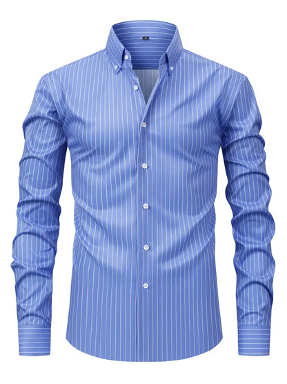 "Camicia uomo cotone righe eleganti, sfondo bianco con righe blu, vestibilità comoda, versatile per ogni occasione."