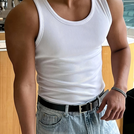 "Canotta uomo estiva traspirante, colore neutro, design minimalista slim fit per look casual e sportivo, vista frontale."