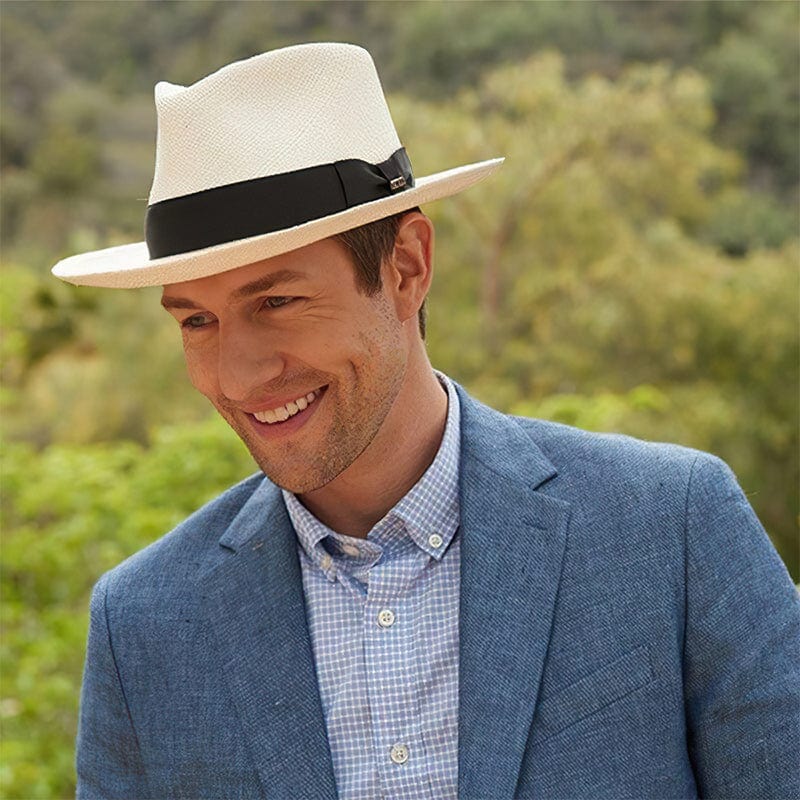 "Cappello da uomo in palma toquilla intrecciata, design elegante, beige chiaro, perfetto per occasioni estive casual e formal