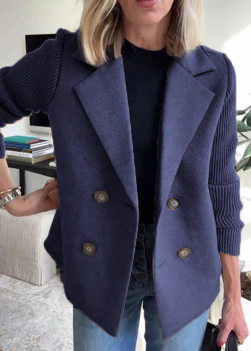"Cappotto donna elegante invernale, taglio frontale, materiale caldo, design raffinato, disponibile in vari colori."
