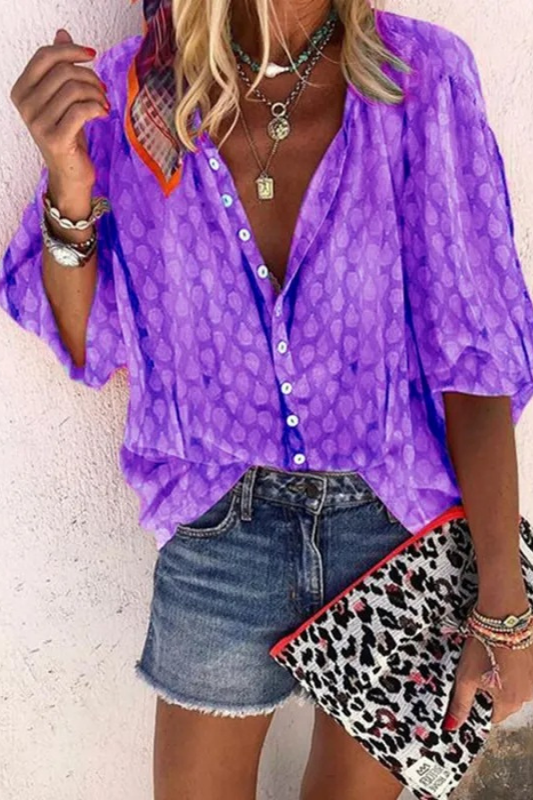 Versatile women's airy button blouse in a relaxed fit. Great for spring style, summer fashion & casual chic outfits.