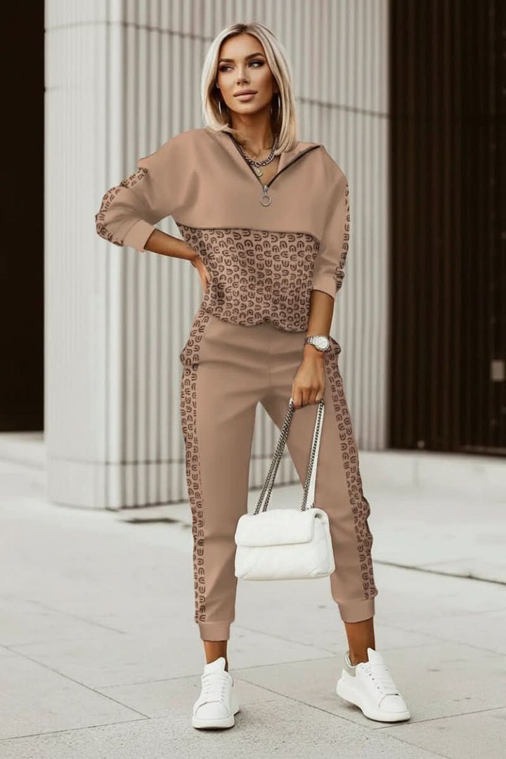 Chic women's activewear set for ultimate comfort. Stylish casual tracksuit, perfect everyday loungewear outfit.