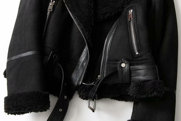 Women's versatile everyday jacket, chic and comfortable. Stylish outerwear for a smart-casual look.