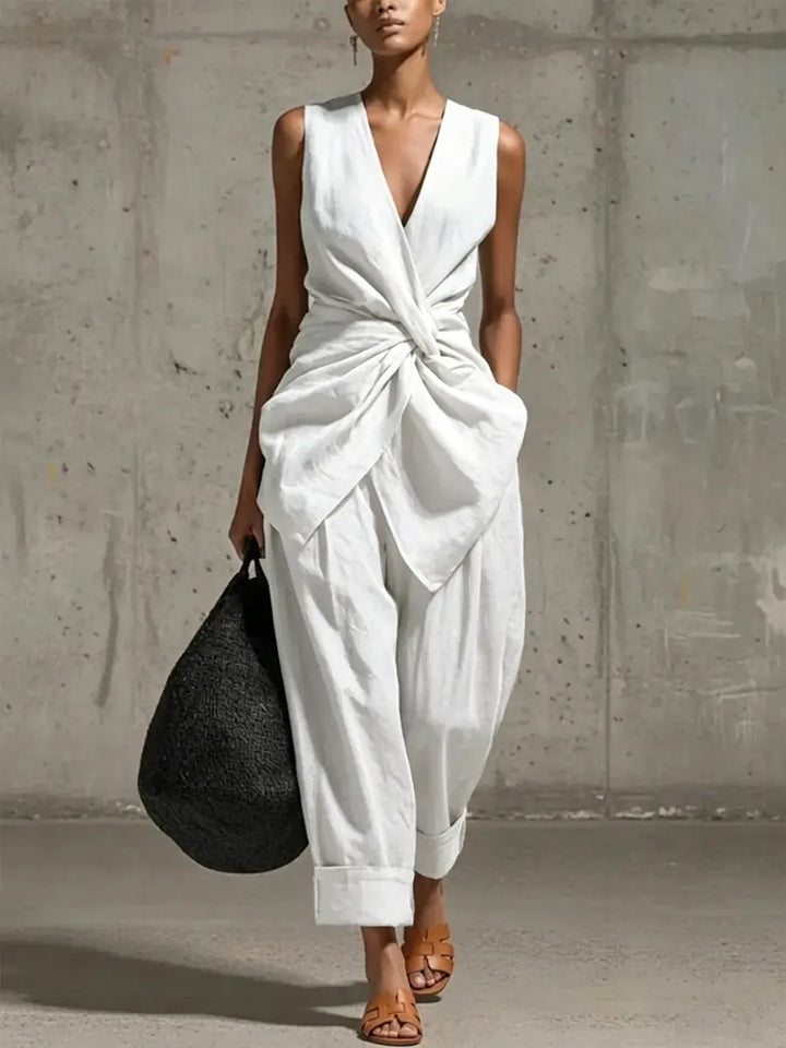 Comfortable women's wide-leg matching set with adjustable waist for versatile everyday style and loungewear.