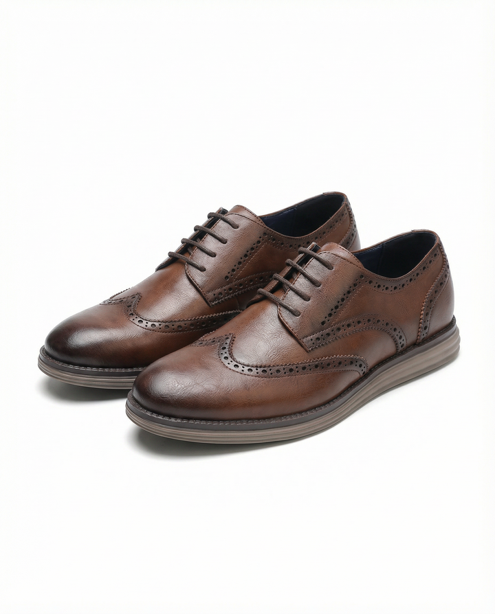 Professional men's formal brogue oxford dress shoes with a durable design, suitable for daily office wear.