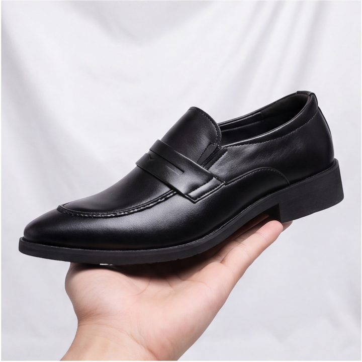 Mens classic penny loafers in black leather, offering comfortable slip-on style for any occasion.