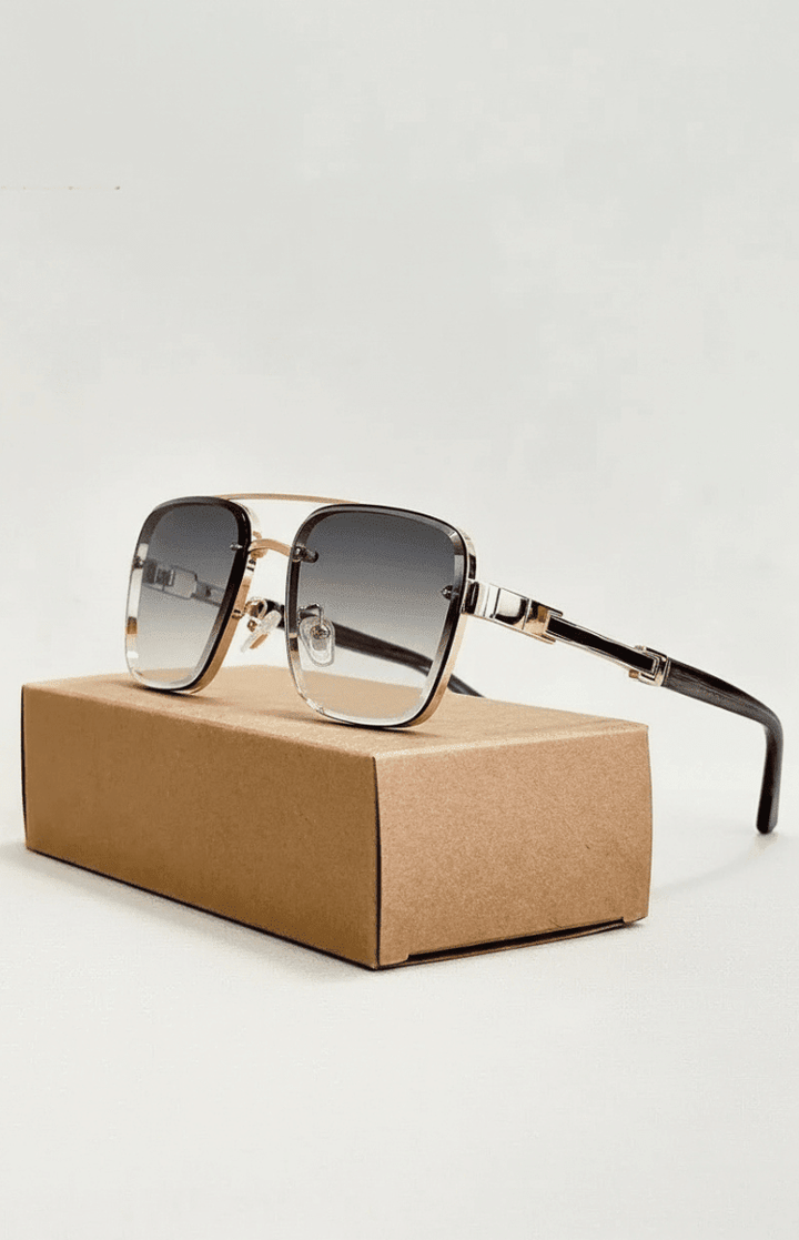 Essential UV400 protection in these classic unisex aviator sunglasses, featuring a lightweight and durable metal frame.