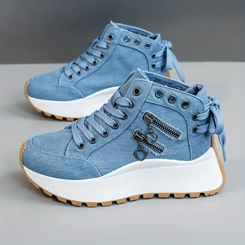Casual unisex denim shoes, lace-up style for comfort and versatility in any daily outfit.