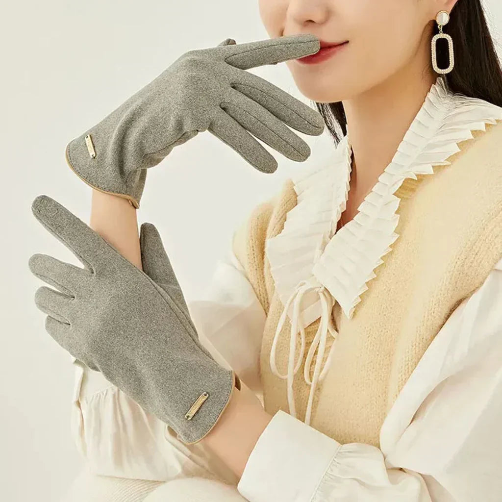 Everyday classic women's winter gloves, works with all touchscreens.
