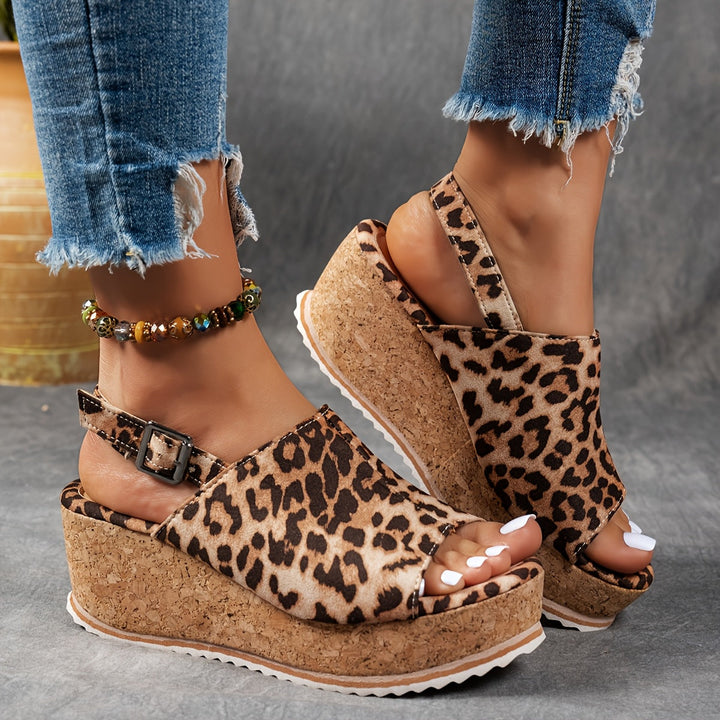 Everyday wear women's platform sandals, adjustable and comfortable, perfect for stylish summer casual outfits.