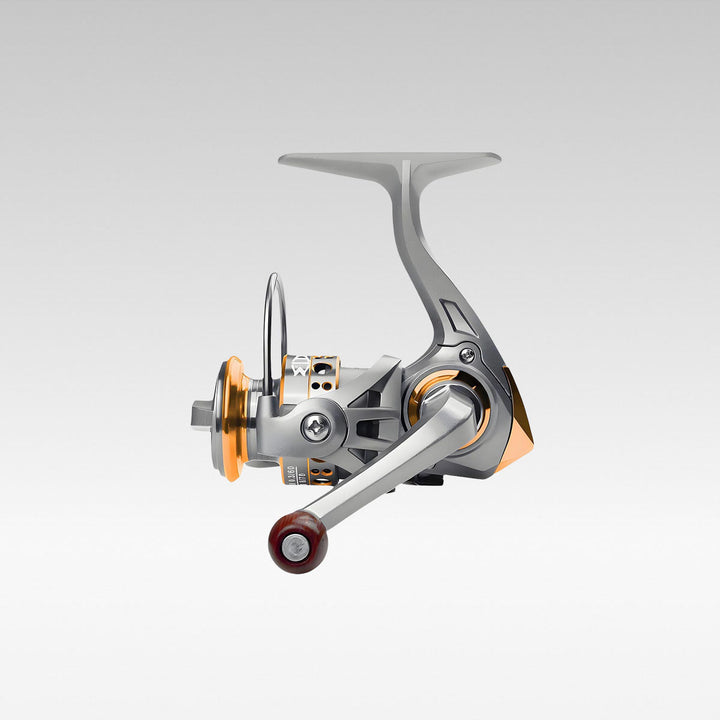 Compact spinning reel, ideal for freshwater fishing & saltwater fishing, angler essentials