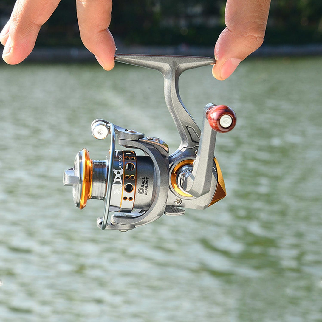 High-speed compact spinning reel, ensures quick & efficient line retrieval