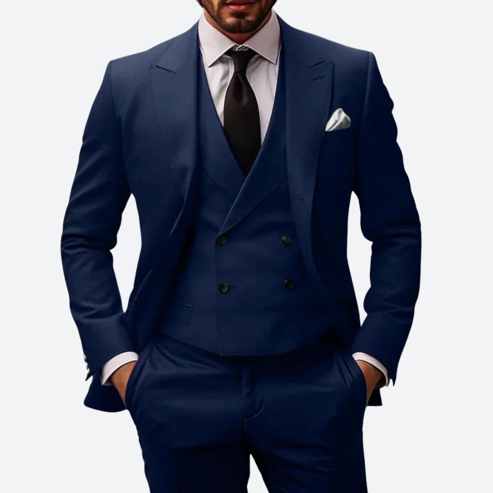 "Completo uomo 3 pezzi elegante in vari colori, giacca, gilet e pantaloni, vista frontale, stile classico e moderno."