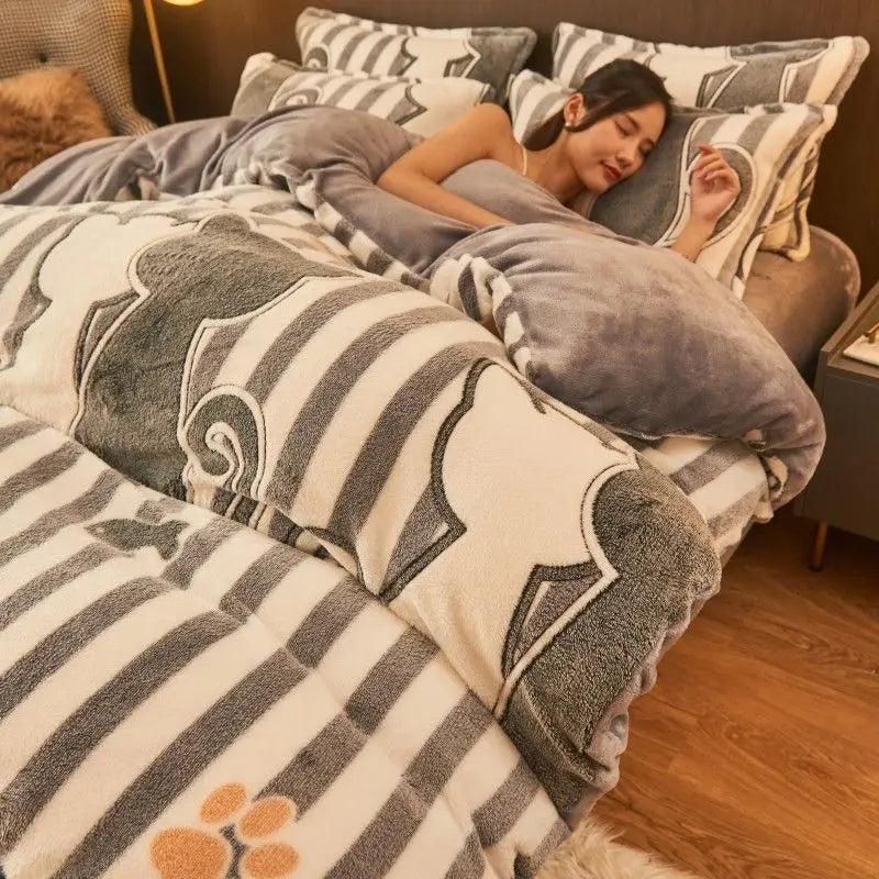 Cozy flannel duvet cover, soft velvet fleece for ultimate winter warmth. Perfect bedroom decor.