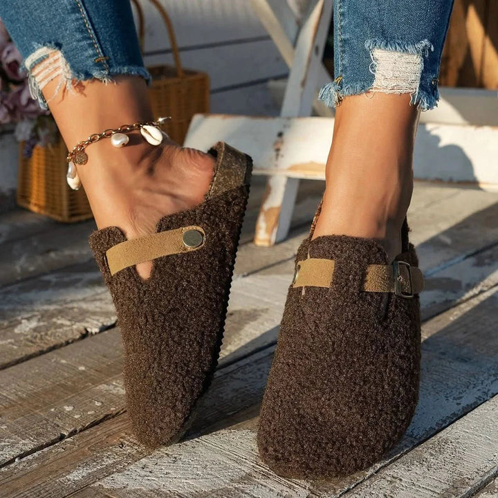 Warm anti-slip women's mules, great for lounge wear & indoor winter comfort.