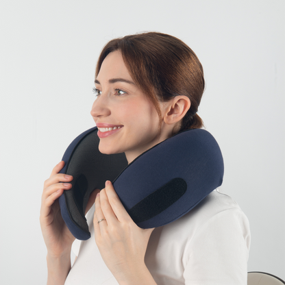 "Cuscino da viaggio unisex comodo e compatto, colore rosa, design ergonomico per supporto collo, ideale per viaggi lunghi."