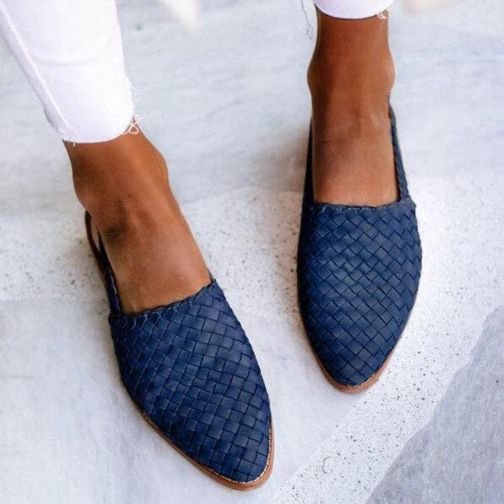 Stylish blue woven women's ballerinas. Comfortable slip-on flats, perfect everyday shoes for a chic look.