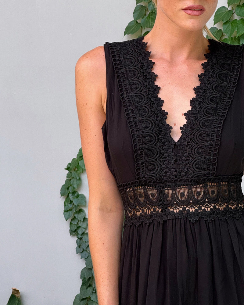 Black casual V-neck flowy summer dress, women's stylish & comfortable vacation wear.