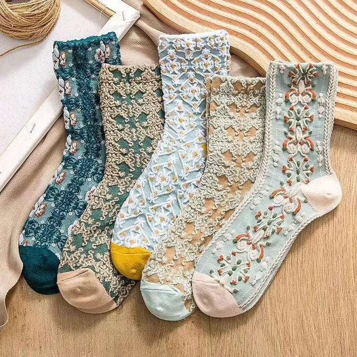Comfortable breathable women's lace socks. Durable embroidered design, perfect everyday fashion accessory.