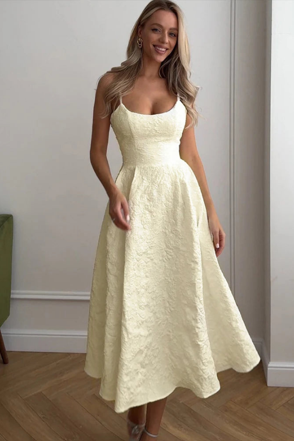 Elegant women's halter neck keyhole maxi dress. Flowing A-line design perfect for summer parties & beachwear.