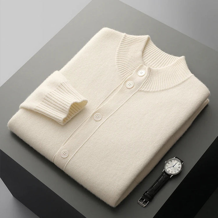 Comfortable women's knit layering cardigan, elegant long-sleeve outerwear. Versatile for chic fashion.