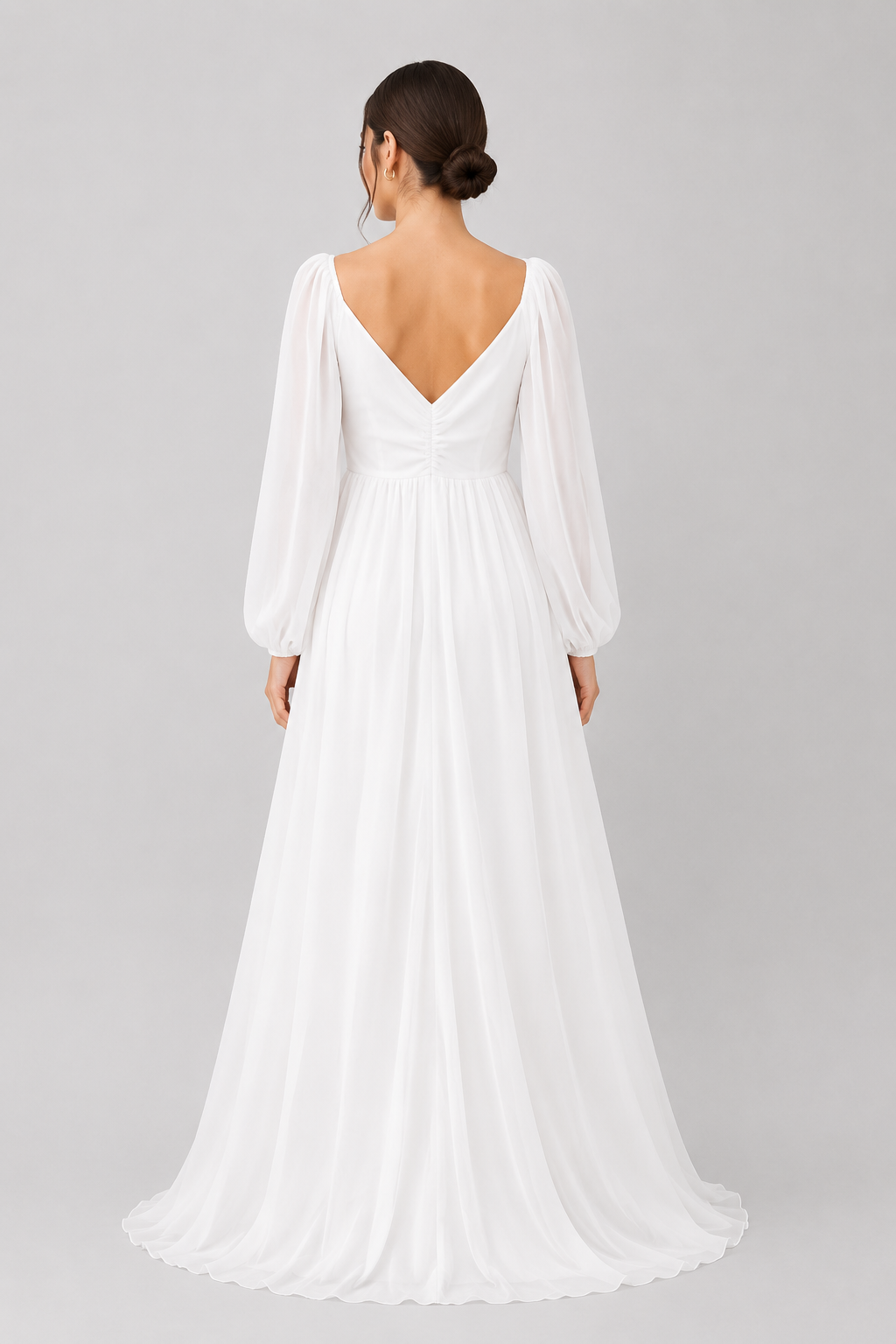 Stylish women's long-sleeve maxi dress. Sweetheart neckline & flowing silhouette, perfect for formal events.