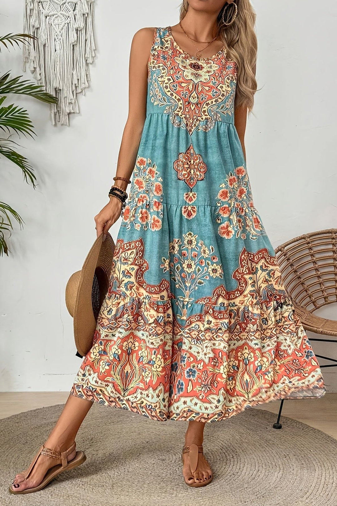 Elegant women's printed maxi dress, perfect for day wear or special occasions.