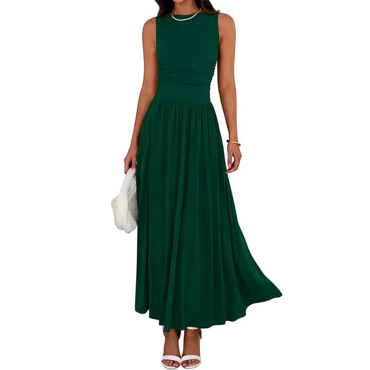 Versatile women's ruched maxi dress for casual daywear or elegant evening events. Comfortable & chic.