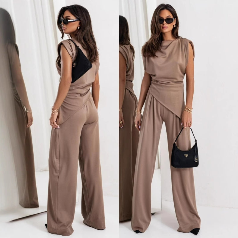 Sophisticated women's elegant two-piece pants set, a modern casual chic outfit for any occasion.