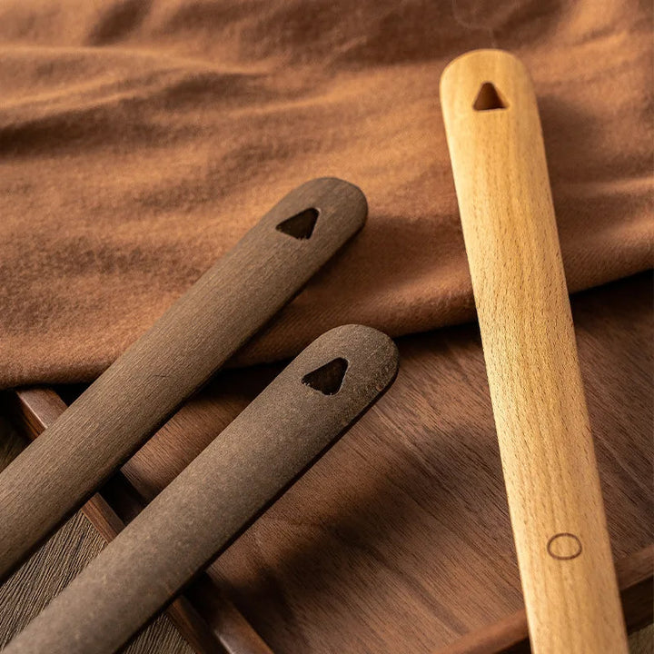 Premium beech wood magnetic shoehorn, an ergonomic and convenient footwear accessory, ideal as a gift.