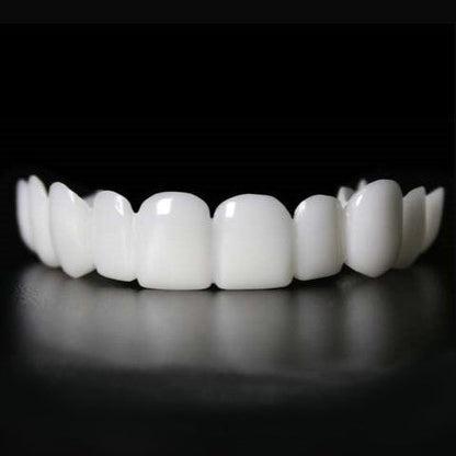 "Faccette dentali Snap-On bianche, migliorano sorriso; denti irregolari o scoloriti coperti per un effetto naturale e radioso