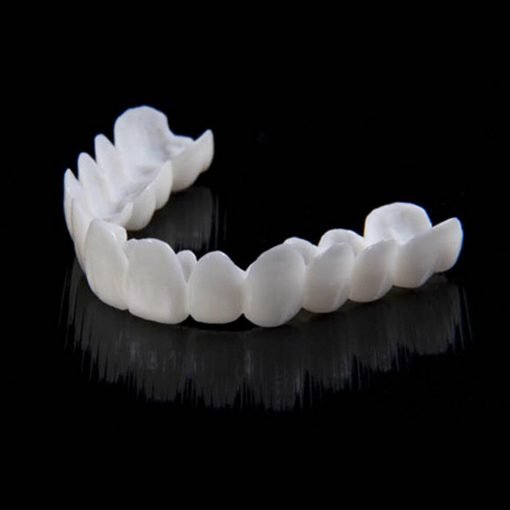 "Faccette dentali Snap-On bianche, migliorano sorriso; denti irregolari o scoloriti coperti per un effetto naturale e radioso
