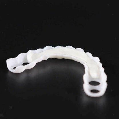 "Faccette dentali Snap-On bianche, migliorano sorriso; denti irregolari o scoloriti coperti per un effetto naturale e radioso