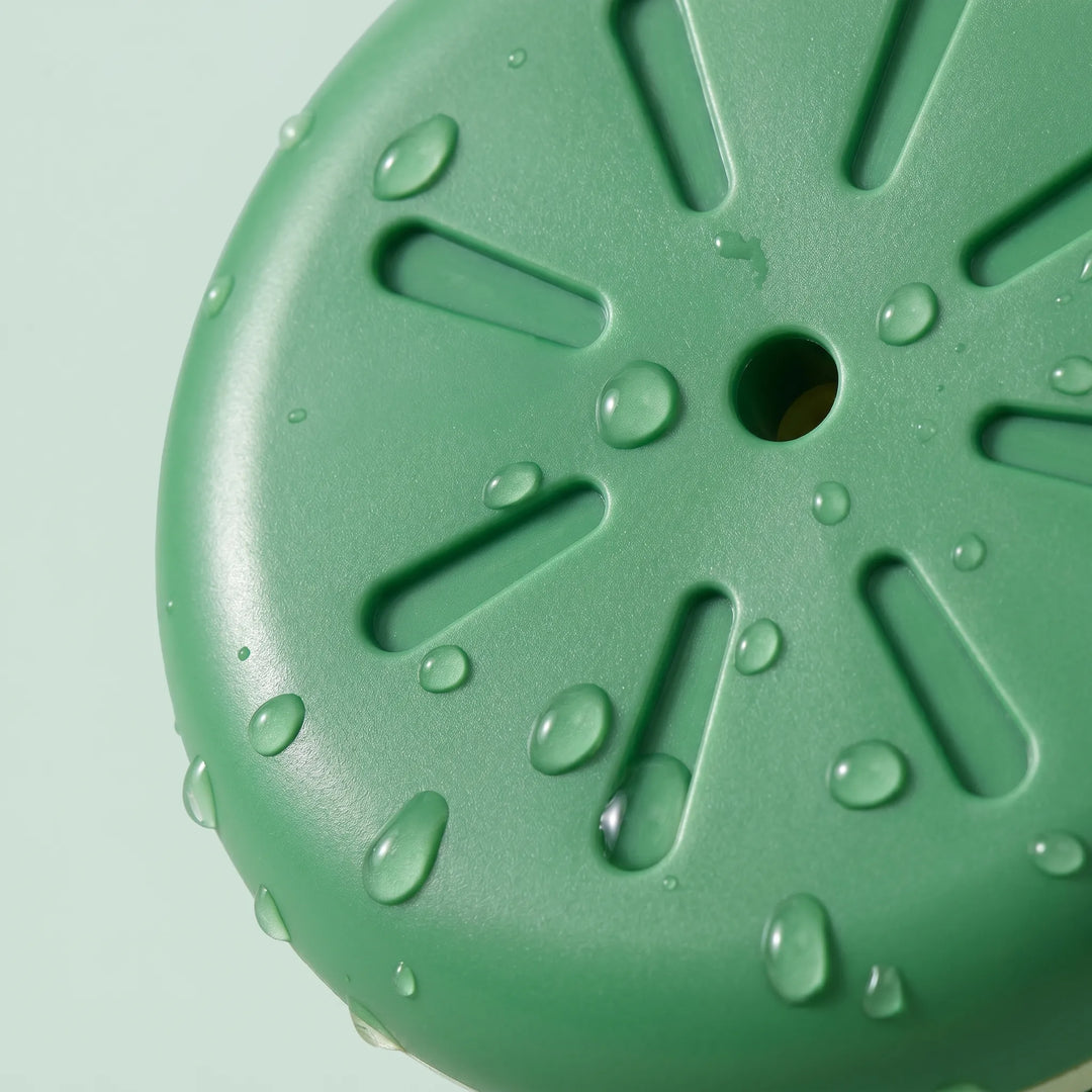 Kids' interactive floating water sprinkler bath toy, making sensory play exciting for toddlers at bath time.