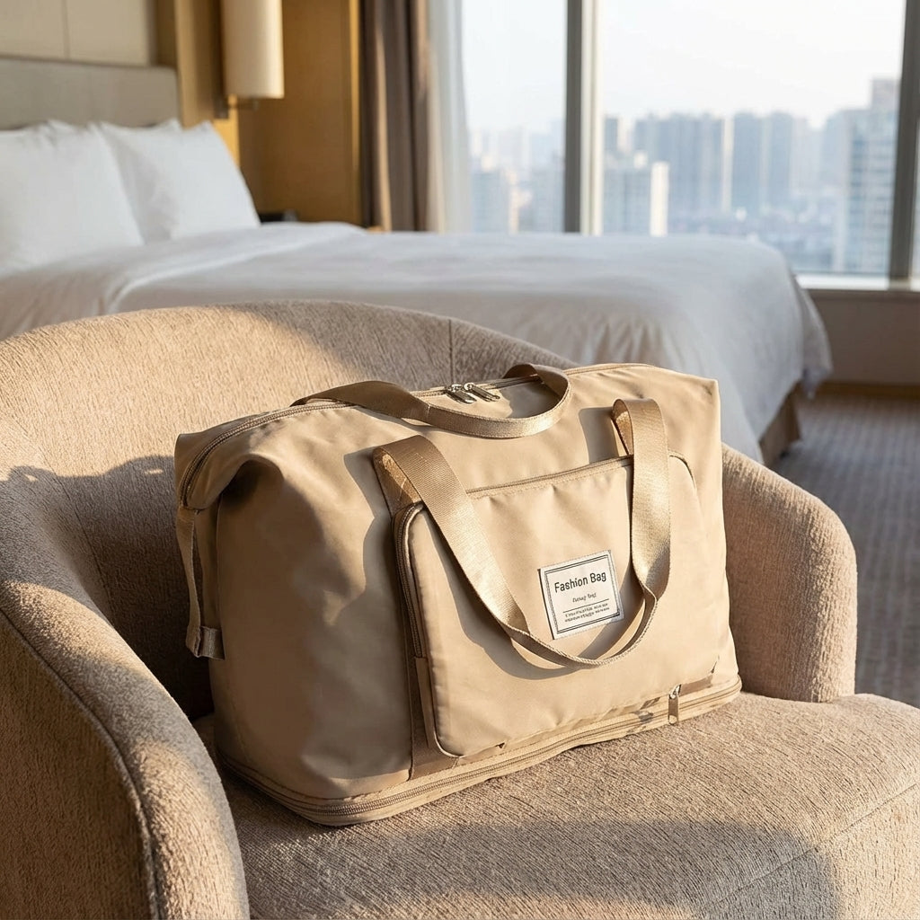 Foldable travel duffel bag, expandable for extra storage. Lightweight and versatile for weekend trips.