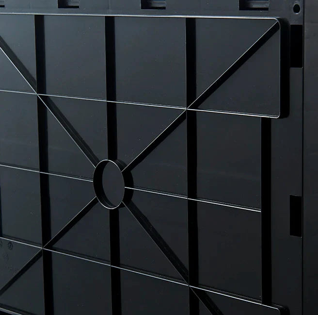 New camping storage: folding crate with attractive wood lid design