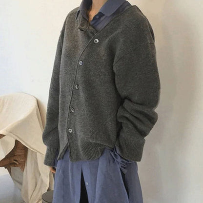 "Giacca da donna in cashmere beige con bottoni eleganti, stile versatile, ideale per look formali o casual, materiale morbido