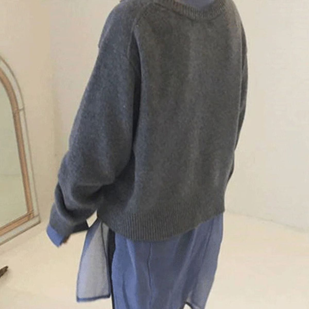 "Giacca da donna in cashmere beige con bottoni eleganti, stile versatile, ideale per look formali o casual, materiale morbido
