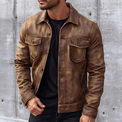 "Giacca da uomo in pelle marrone con chiusura a bottoni, stile vintage, colletto girevole e tasche multiple per eleganza."