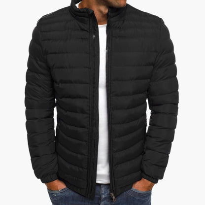 "Giacca estiva leggera uomo elegante, design moderno, vari colori, tessuto leggero e traspirante per il massimo comfort."