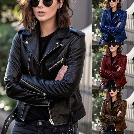 "Giacca in pelle blu da uomo con colori vivaci, taglio sartoriale, tasche con cerniera, perfetta per look casual e formali."