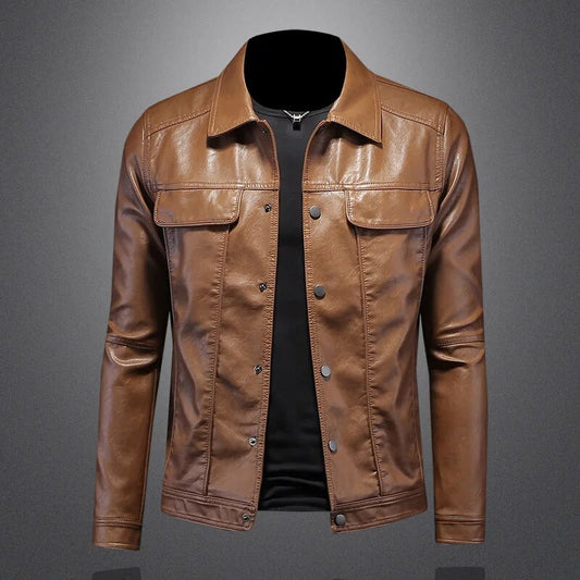 "Giacca in pelle da uomo nera, elegante e robusta, perfetta per le stagioni fredde, con design versatile e moderno."