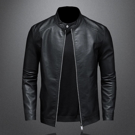 "Giacca in pelle nera da uomo con zip, design classico e dettagli cuciture, elegante e versatile per stagioni fredde."