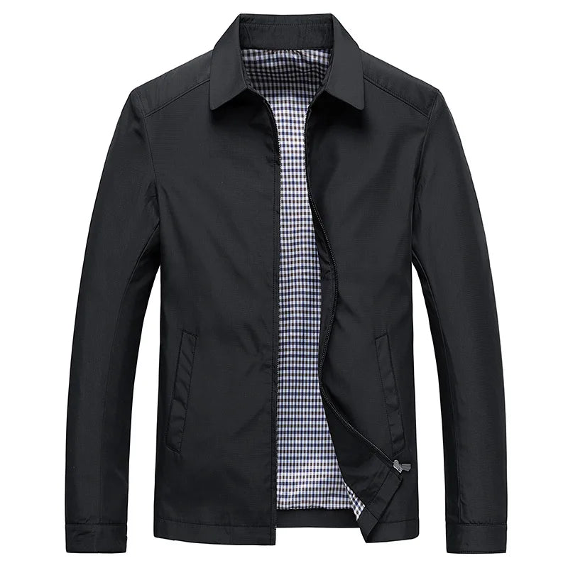 "Giacca uomo leggera impermeabile, colore blu, design antivento, colletto elegante, ideale per l'autunno e il tempo libero."