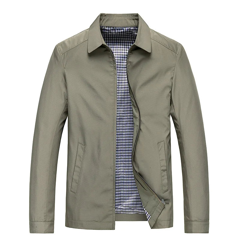 "Giacca uomo leggera impermeabile, colore blu, design antivento, colletto elegante, ideale per l'autunno e il tempo libero."