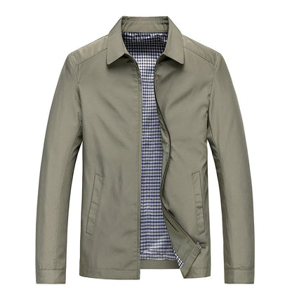 "Giacca uomo leggera impermeabile, colore blu, design antivento, colletto elegante, ideale per l'autunno e il tempo libero."