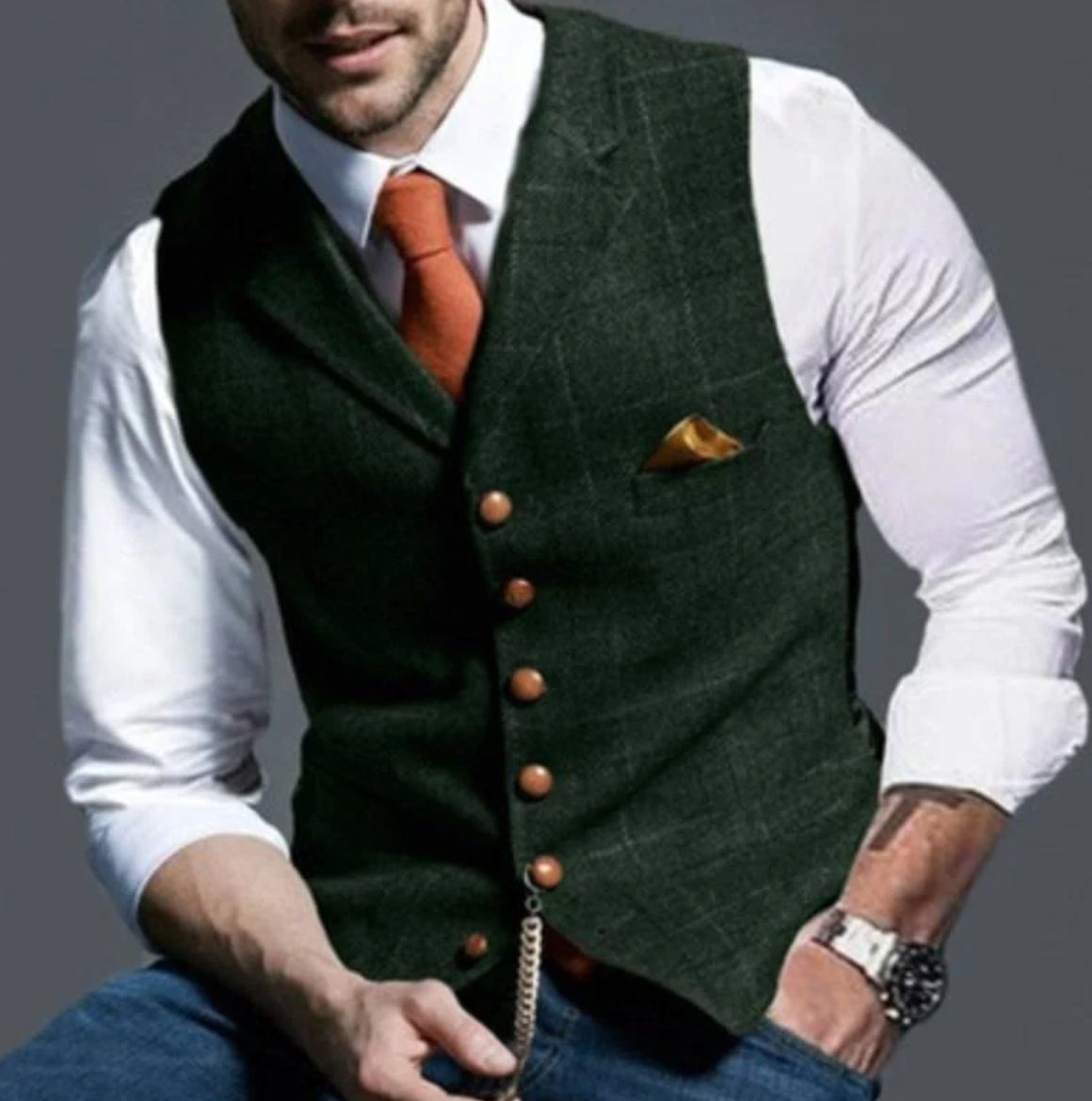 "Gilet elegante uomo con bottoni, design classico a V, regolabile, foderato, grigio chiaro per un look sofisticato."